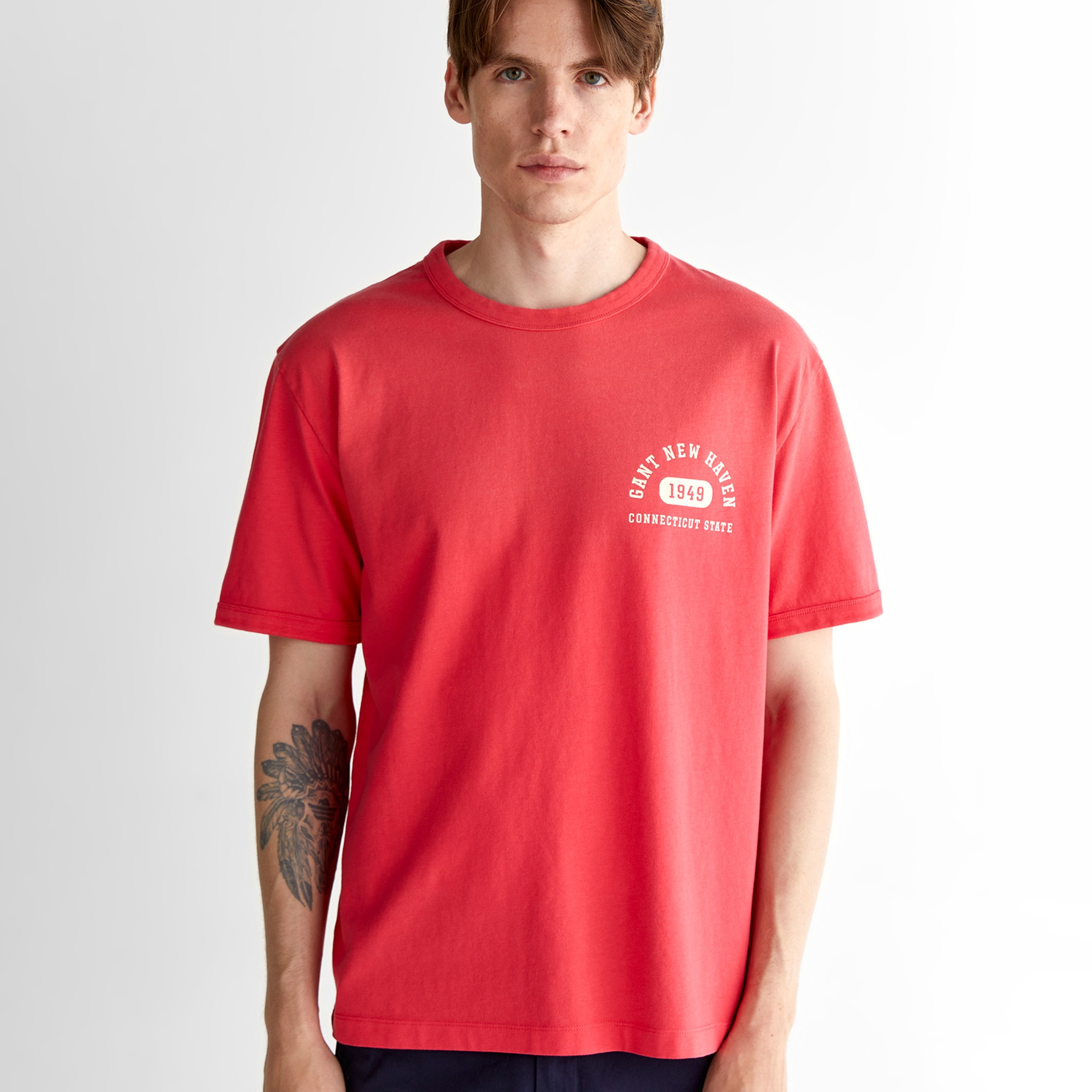 GANT Erkek Kırmızı Relaxed Fit Bisiklet Yaka Logolu T-Shirt