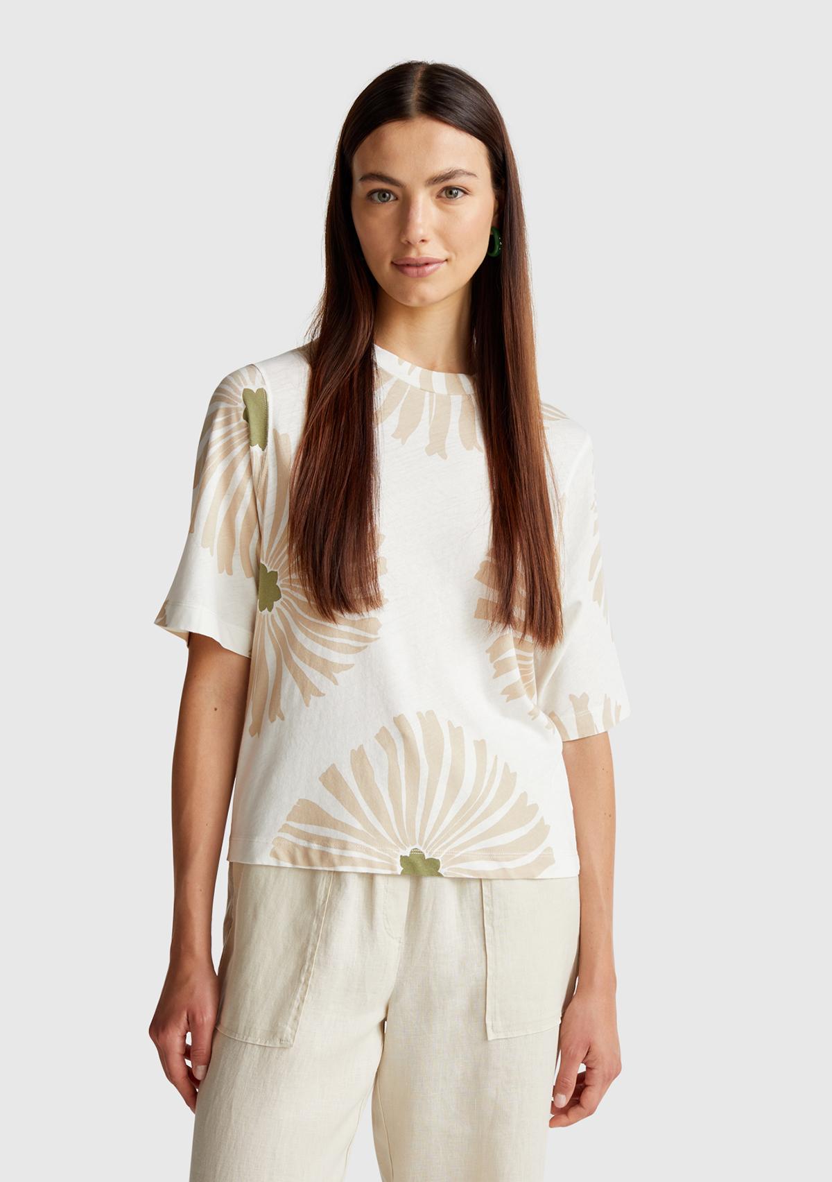  Kadın Krem Keten Karışımlı Boxy Fit Çiçek Desenli T-Shirt