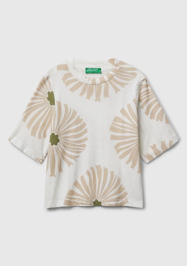  Kadın Krem Keten Karışımlı Boxy Fit Çiçek Desenli T-Shirt