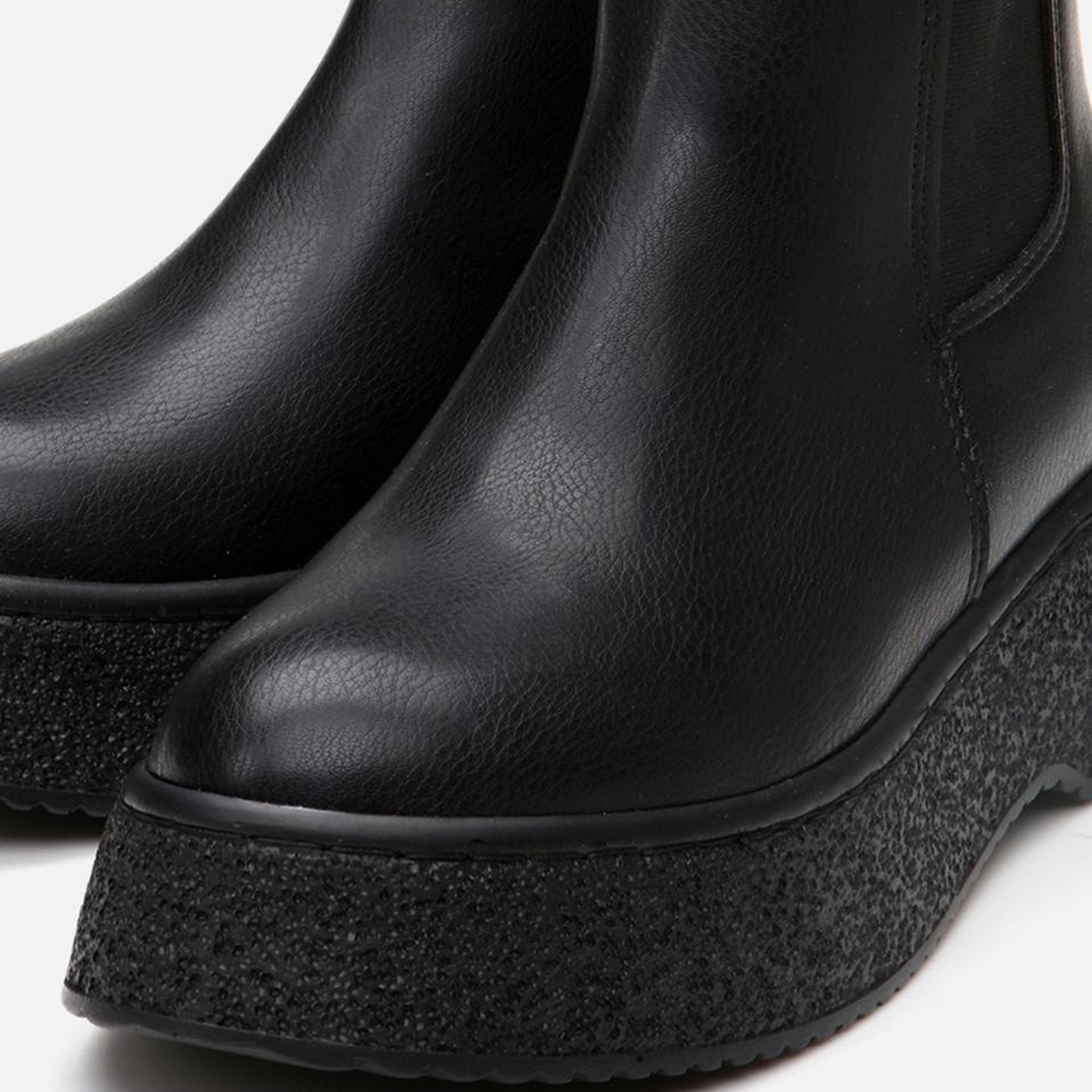 Kadın Siyah Kalın Tabanlı Düz Bot