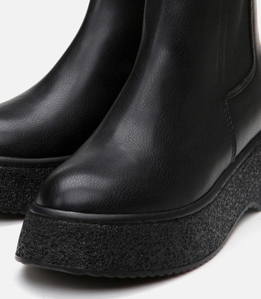  Kadın Siyah Kalın Tabanlı Düz Bot