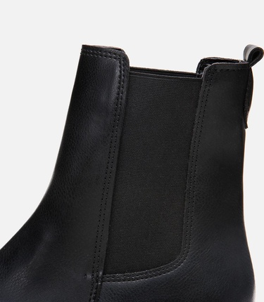  Kadın Siyah Kalın Tabanlı Düz Bot