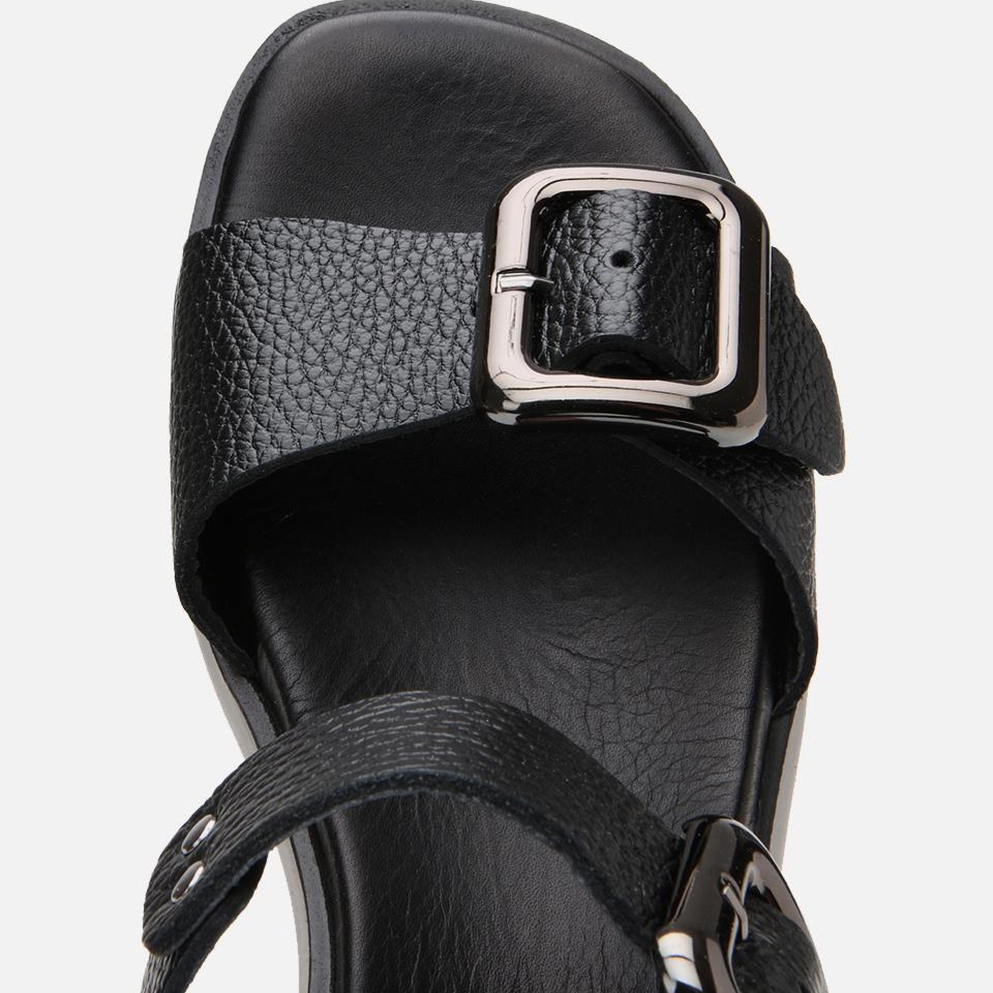 Kadın Deri Siyah Kemerli Dolgu Topuklu Sandalet