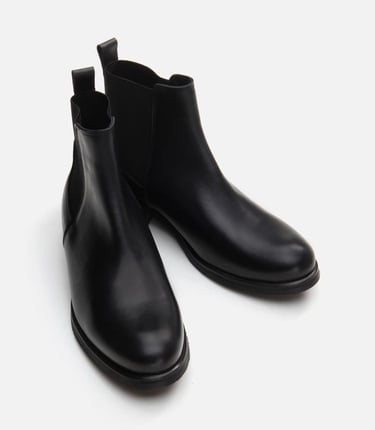  Kadın Deri Siyah Lastik Detaylı Düz Bot