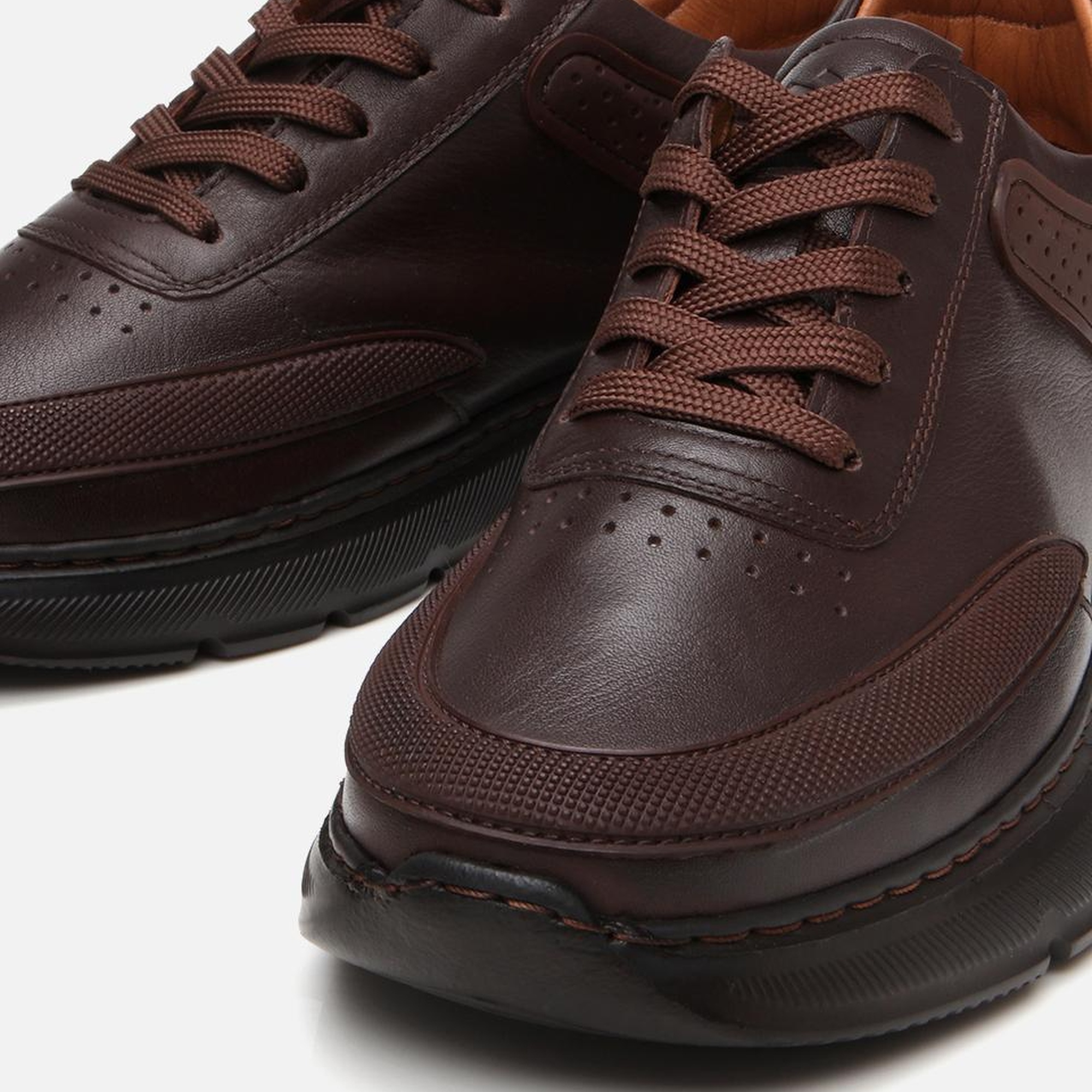 Erkek Deri Kahverengi Ultra Hafif Tabanlı Spor Ayakkabı