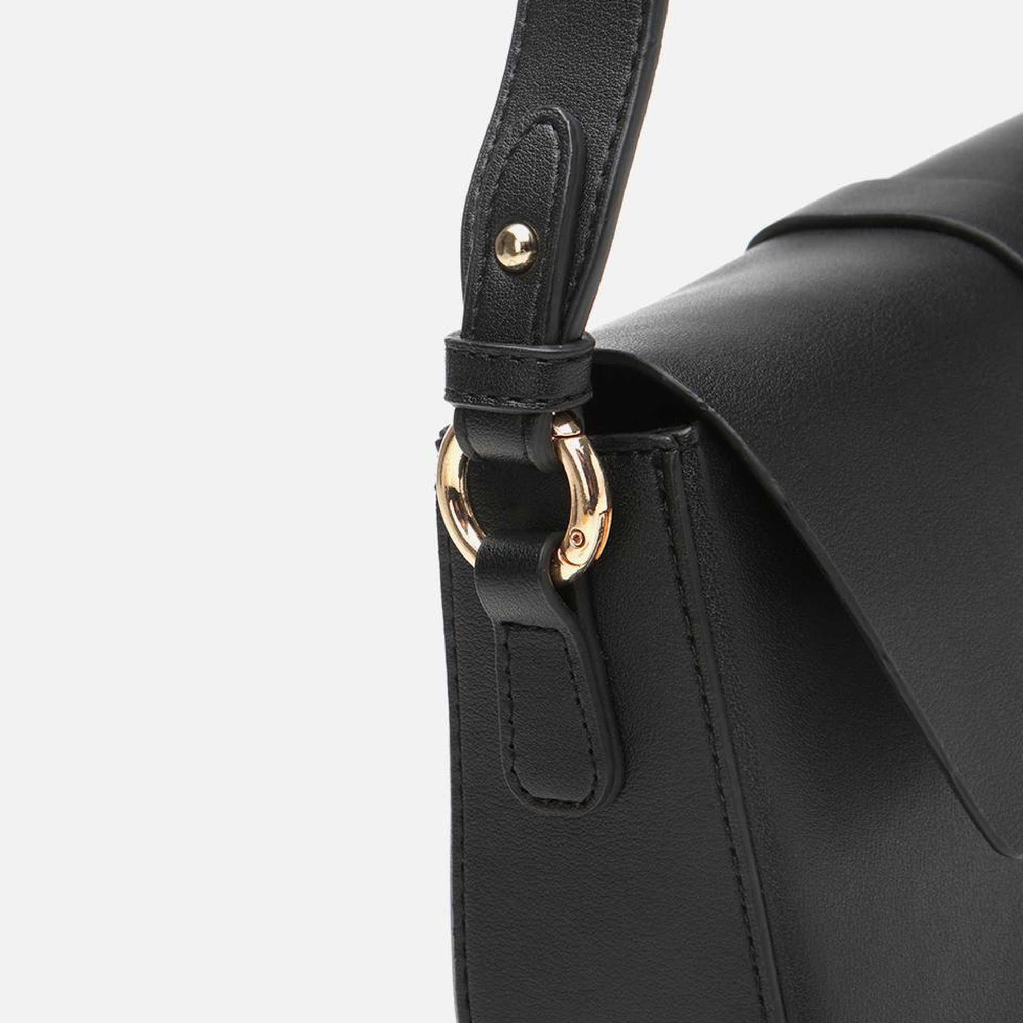 Kadın Siyah Kilit Detaylı Çapraz Askılı Çanta