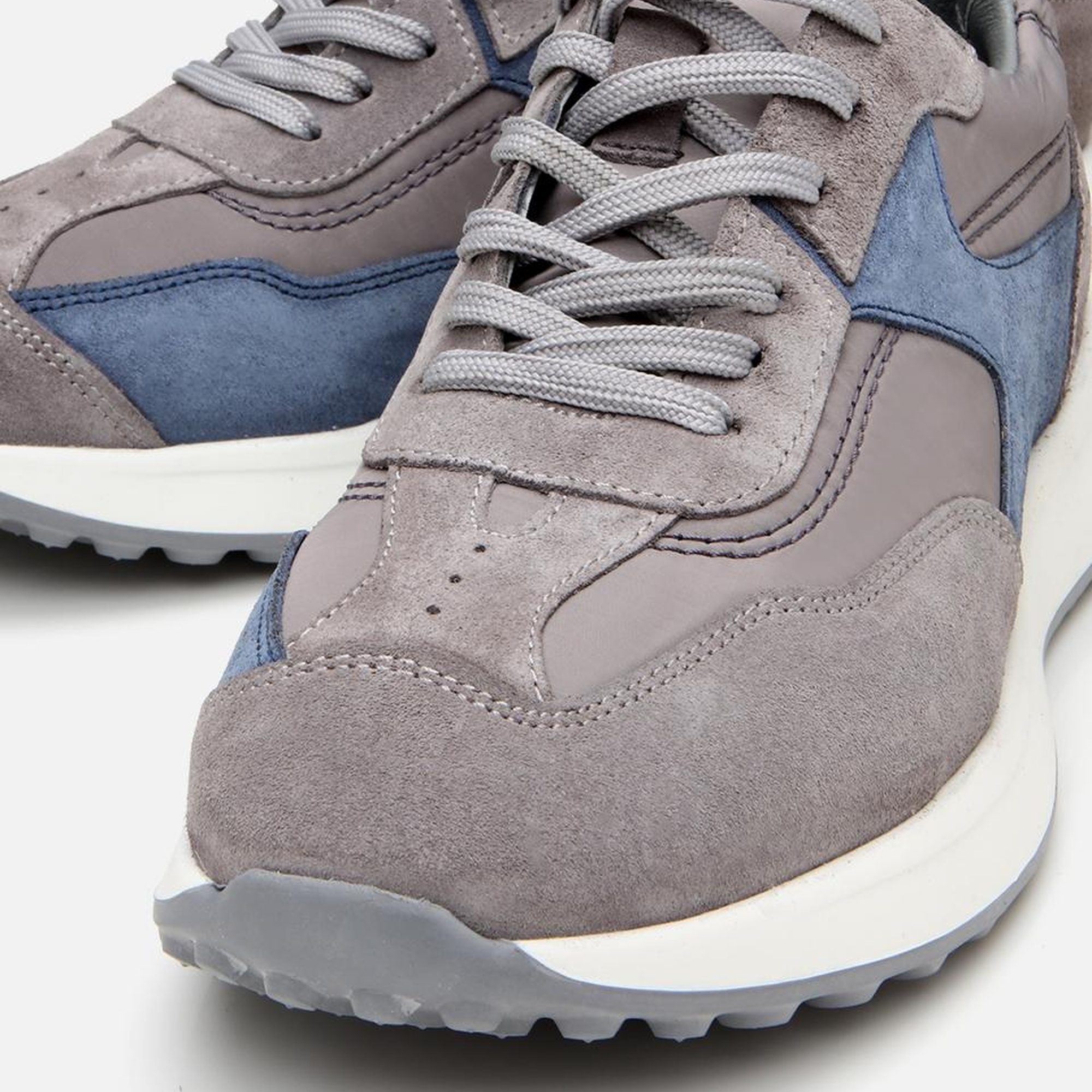 Erkek Süet Deri Gri Ultra Hafif Tabanlı Spor Ayakkabı