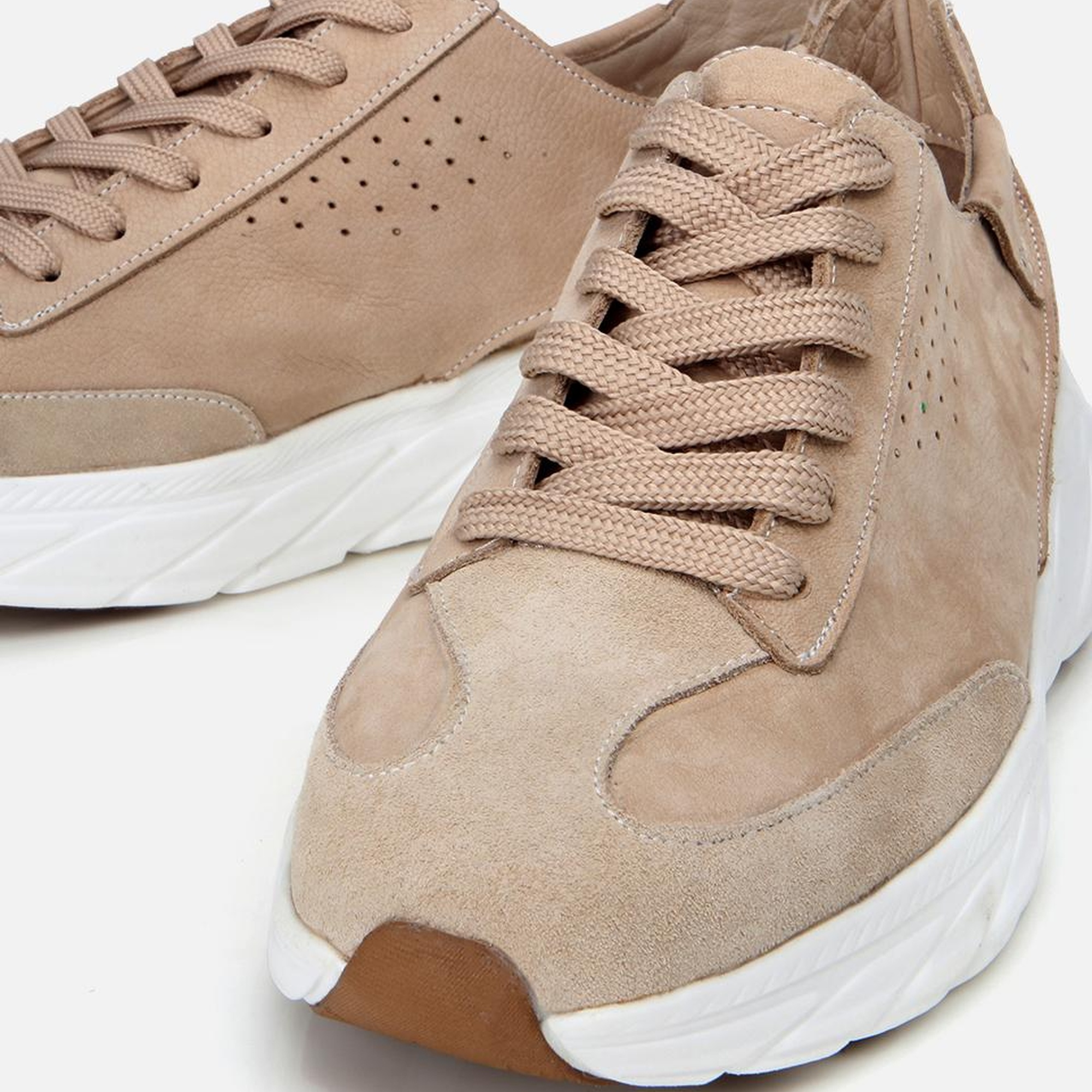 Erkek Nubuk Deri Ekru Ultra Hafif Tabanlı Spor Ayakkabı