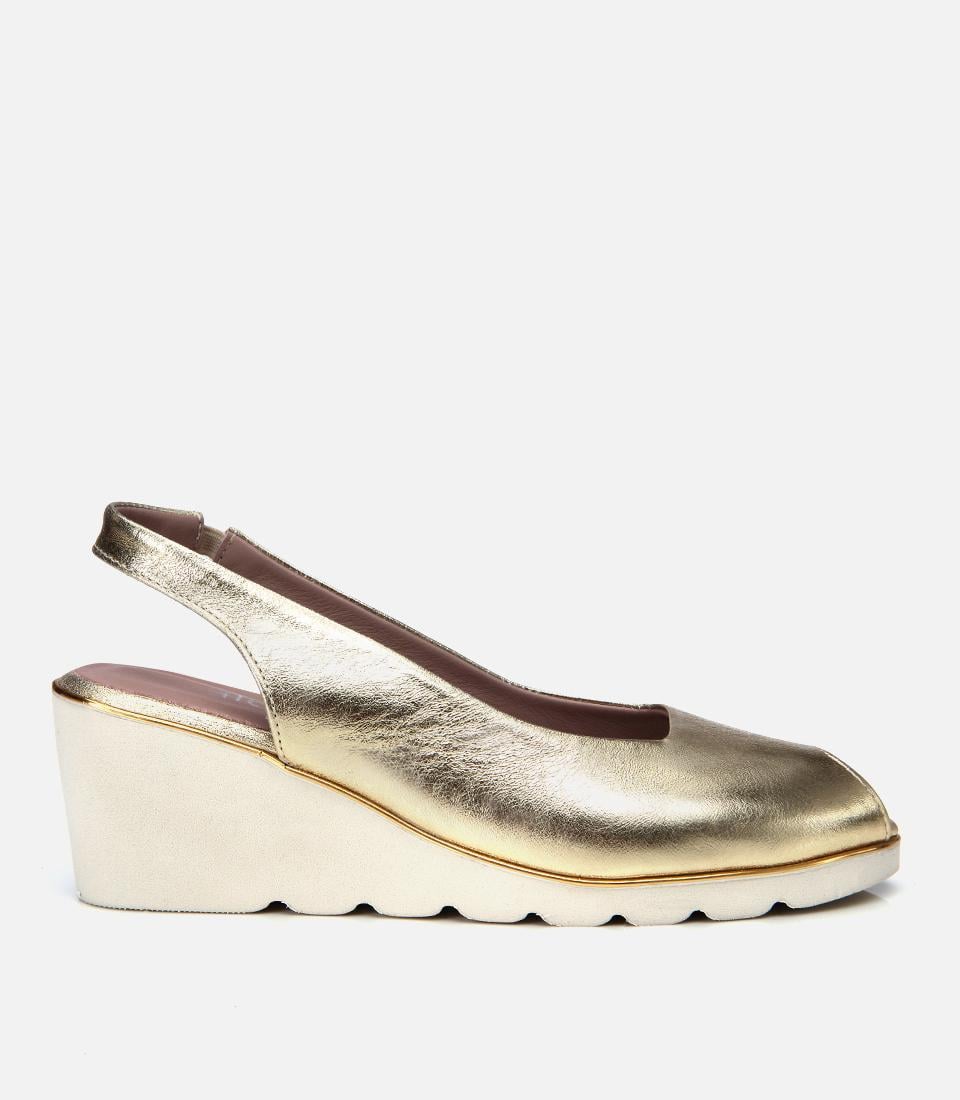  Kadın Deri Gold Tokalı Dolgu Topuklu Sandalet