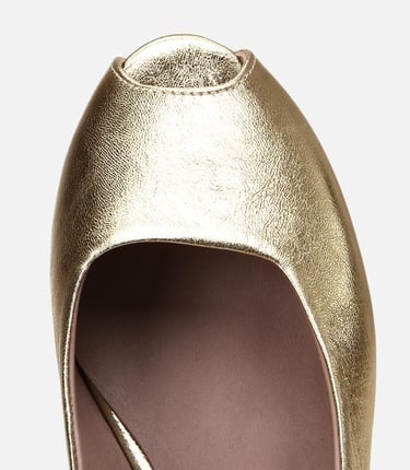  Kadın Deri Gold Tokalı Dolgu Topuklu Sandalet