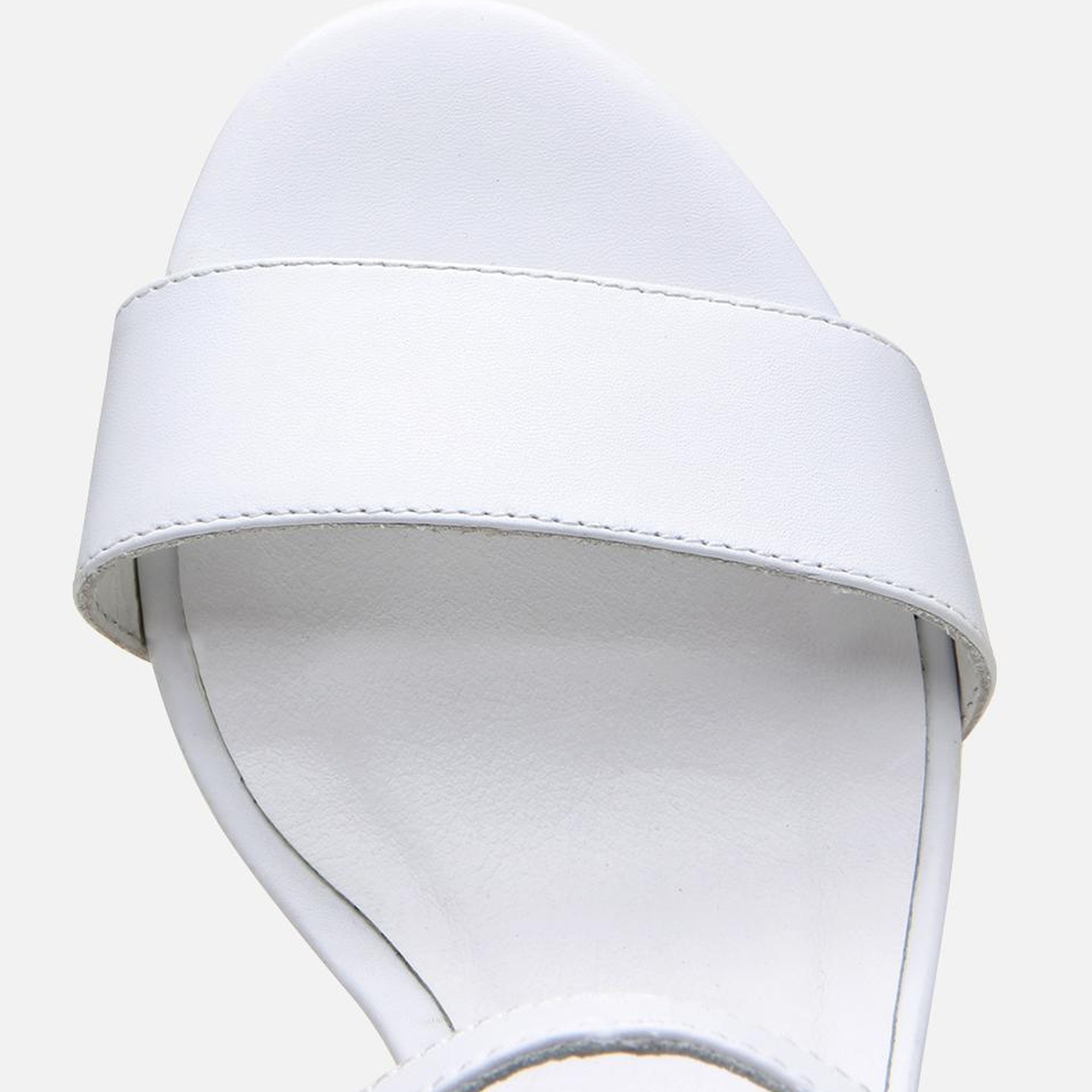 Kadın Deri Beyaz Kemerli Topuklu Sandalet