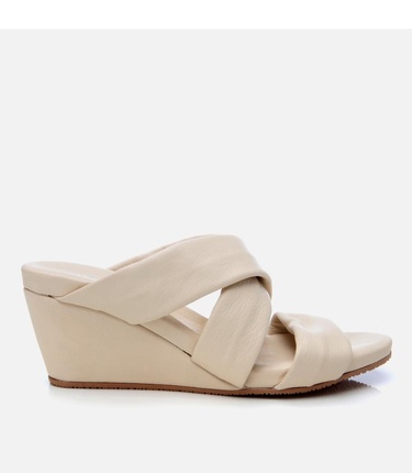  Kadın Deri Ekru Dolgu Topuklu Terlik