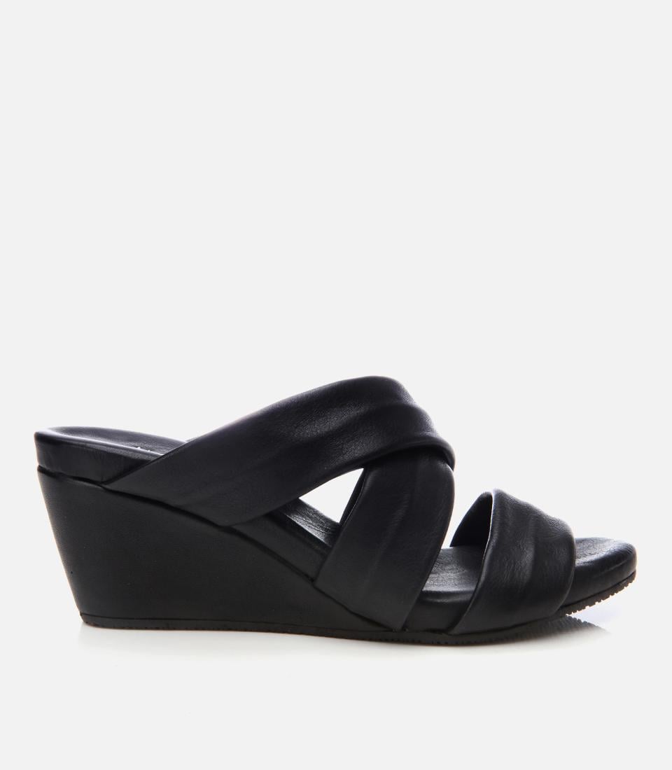  Kadın Deri Siyah Dolgu Topuklu Terlik