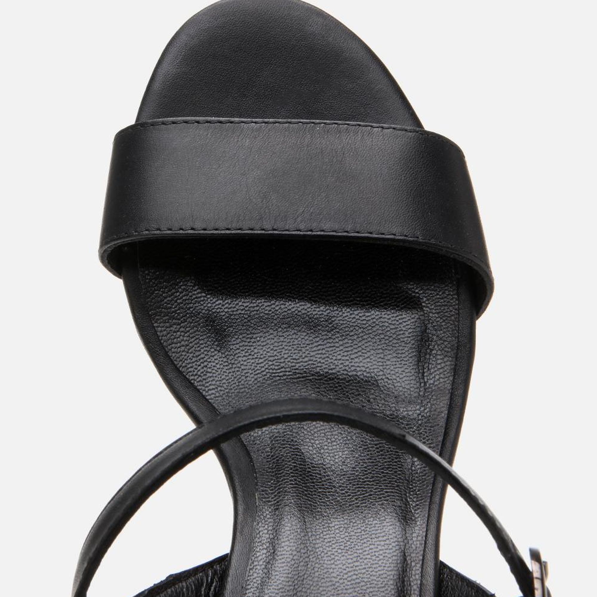 Kadın Deri Siyah Kemerli Topuklu Sandalet