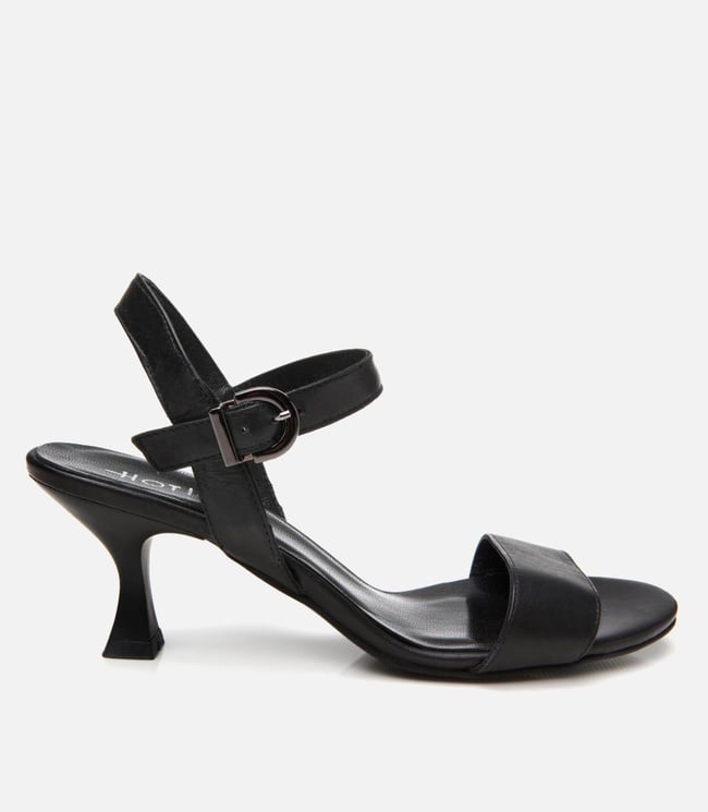  Kadın Deri Siyah Kemerli Topuklu Sandalet