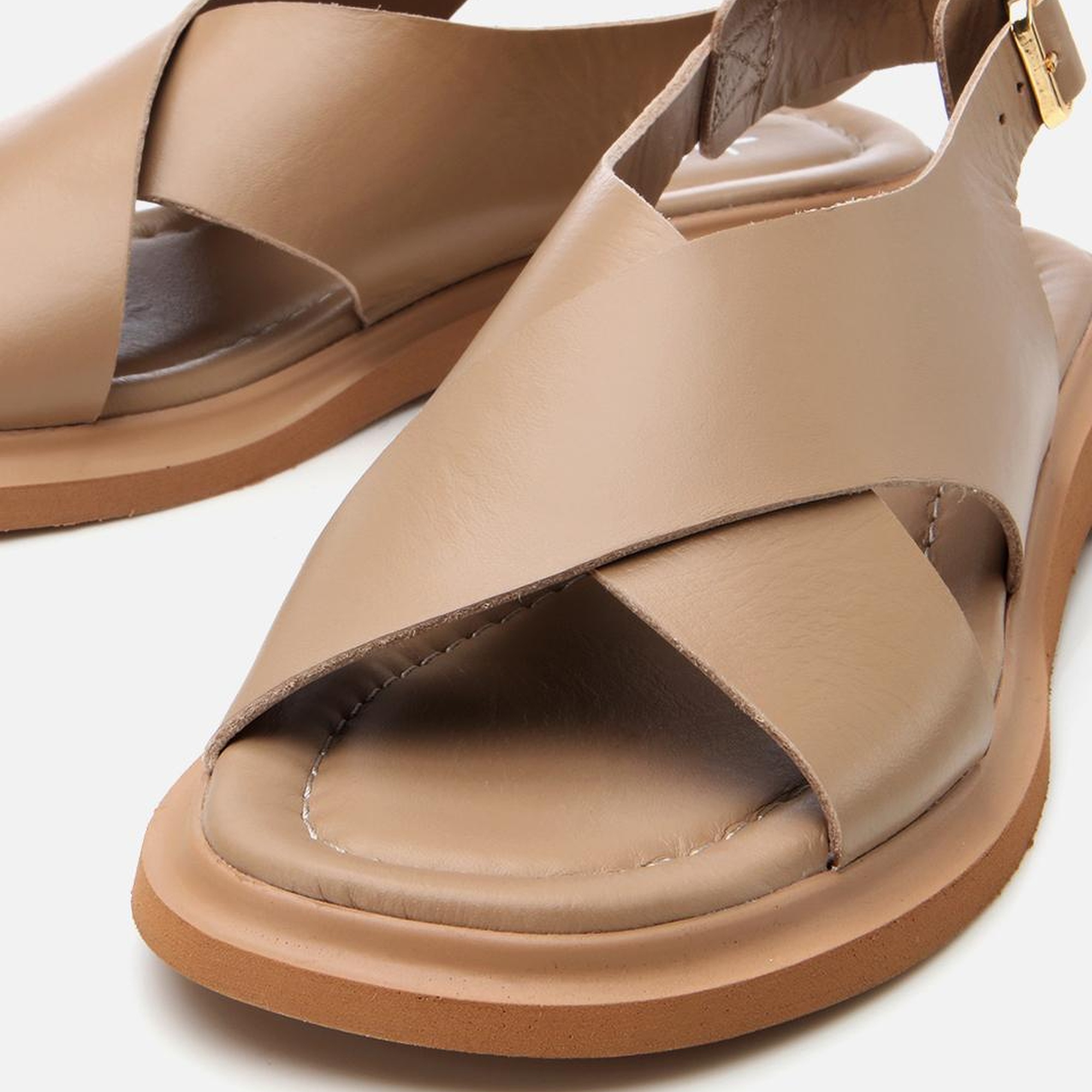 Kadın Deri Bej Kemerli Düz Sandalet