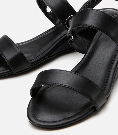  Kadın Siyah Dolgu Topuklu Sandalet