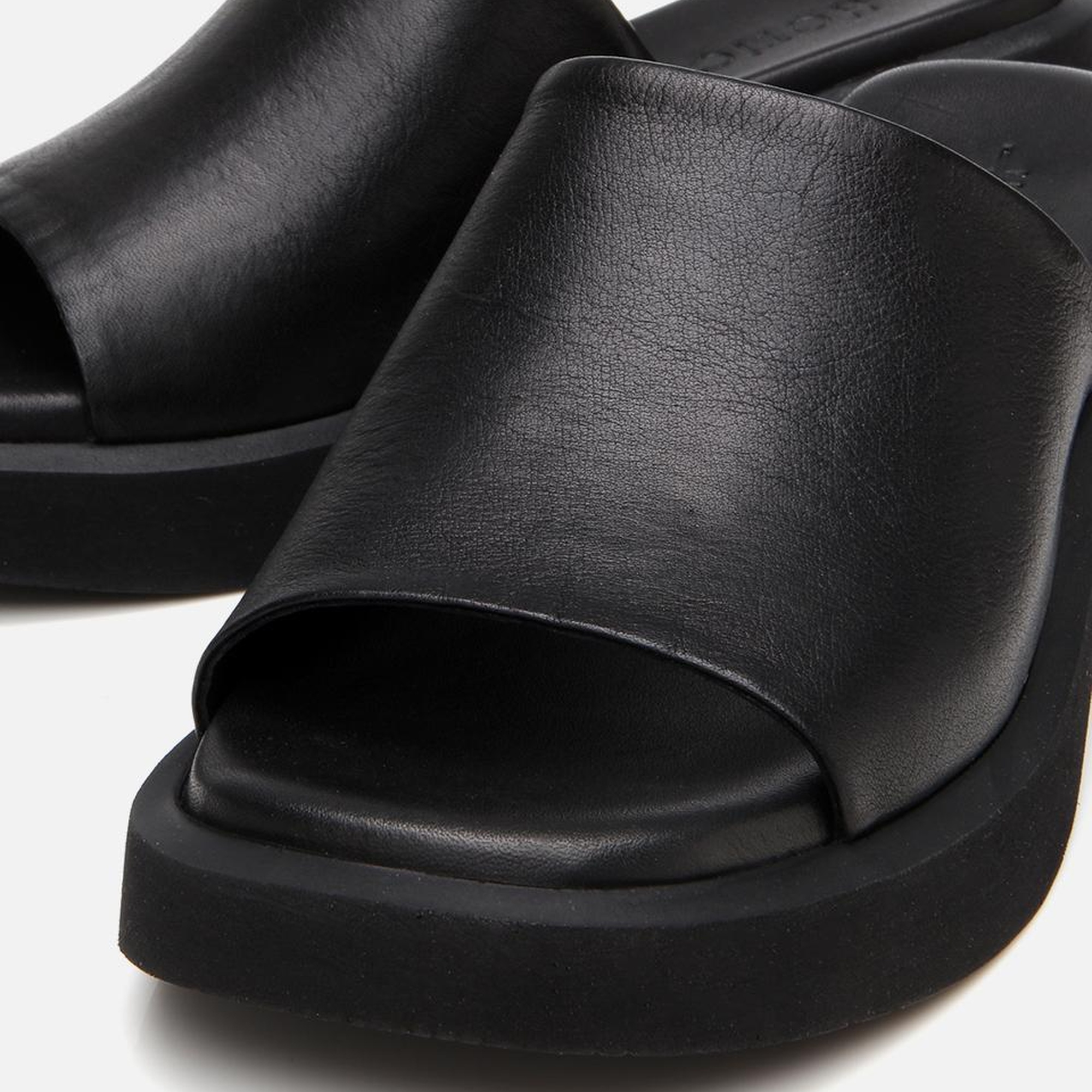 Kadın Deri Siyah Topuklu Terlik