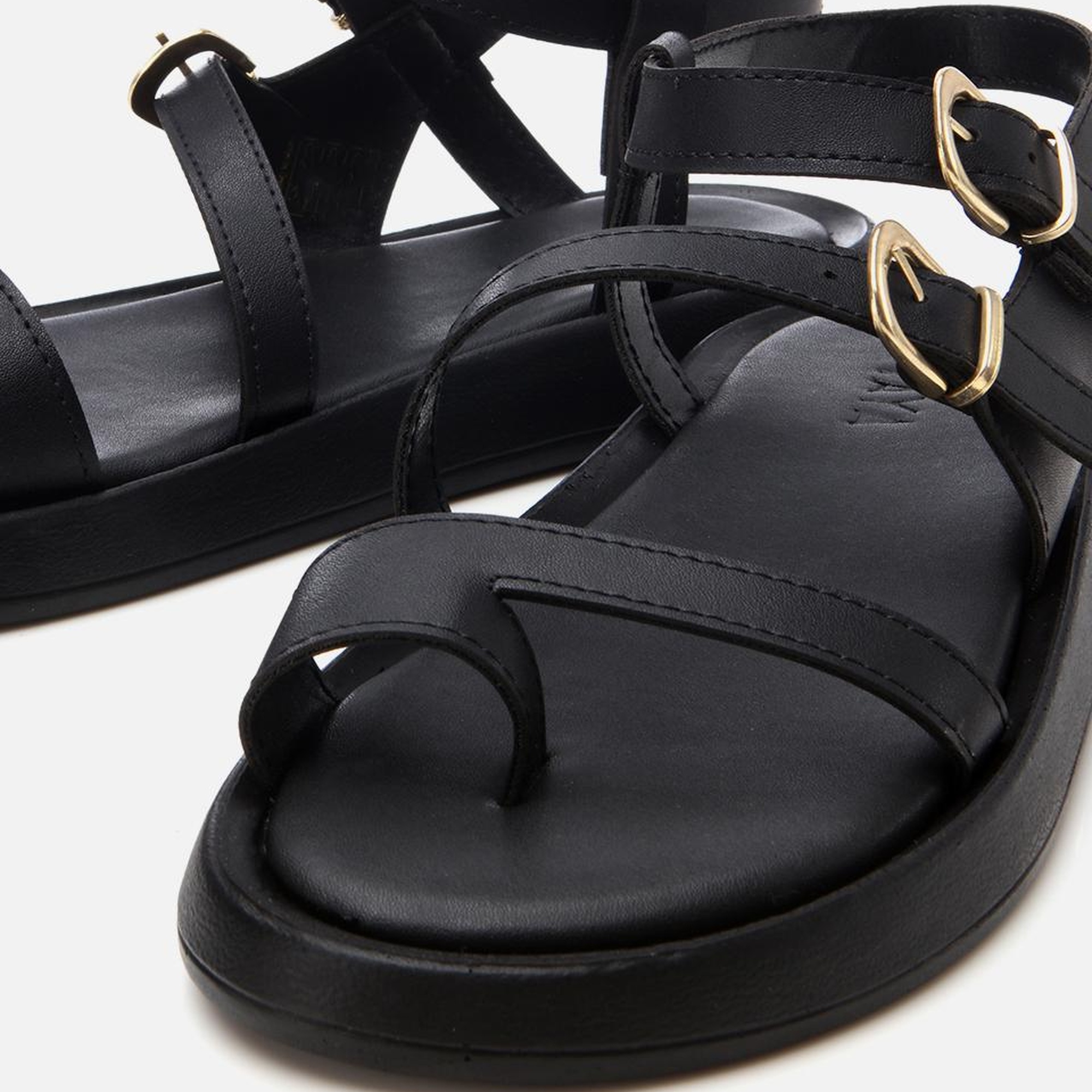 Kadın Siyah Yaya Ayarlanabilir Kemerli Düz Sandalet