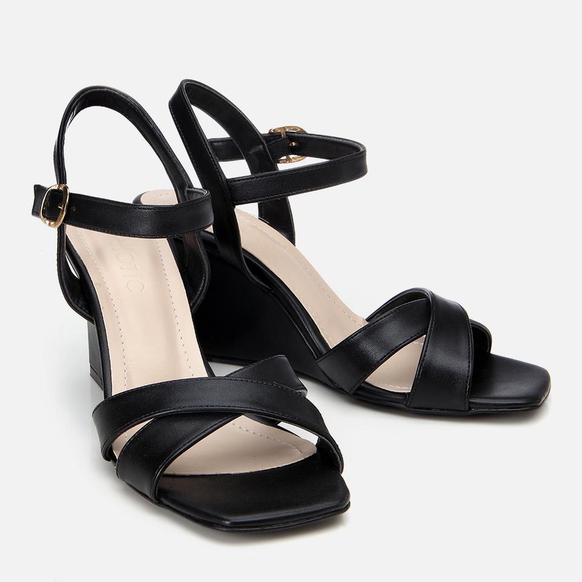 Kadın Siyah Dolgu Topuklu Sandalet