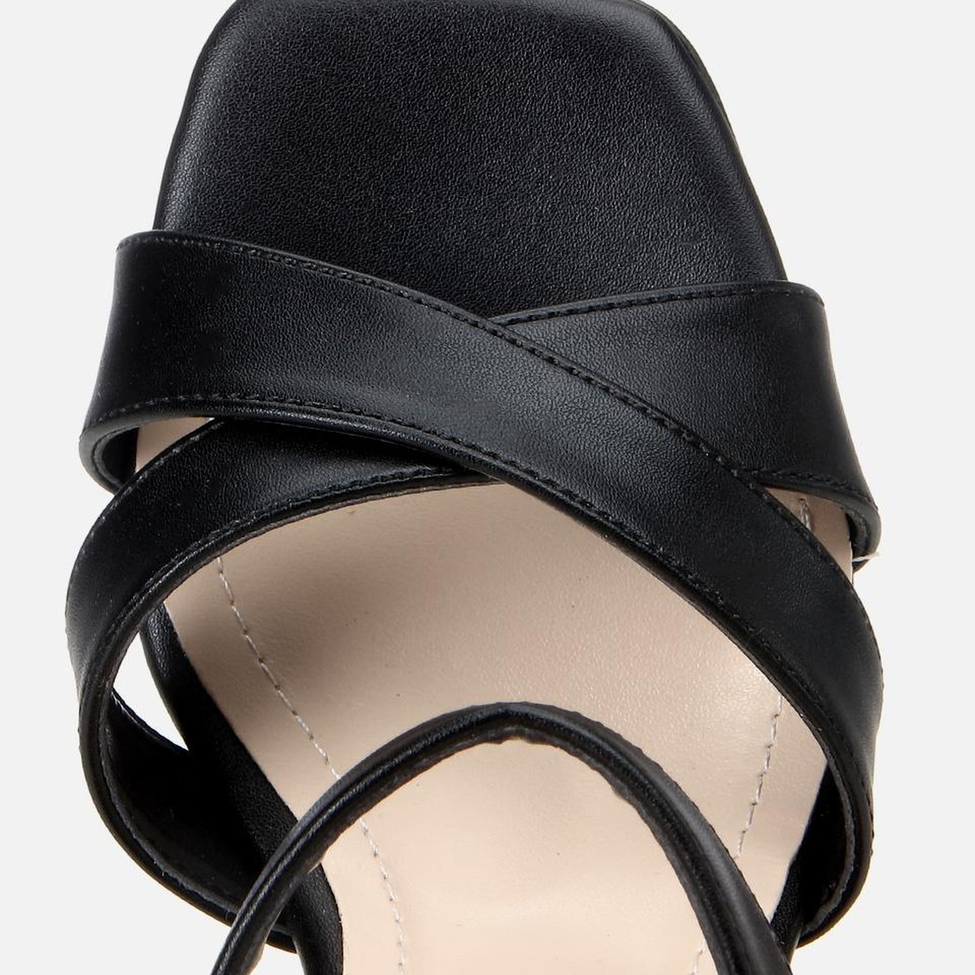 Kadın Siyah Dolgu Topuklu Sandalet