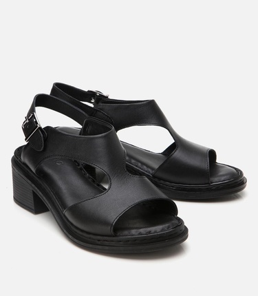  Kadın Deri Siyah Kemerli Rahat Topuklu Sandalet