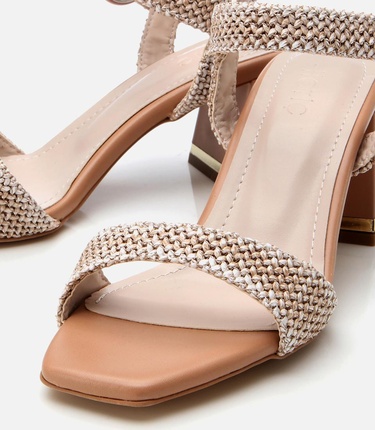  Kadın Bej Hasır Detaylı Topuklu Sandalet