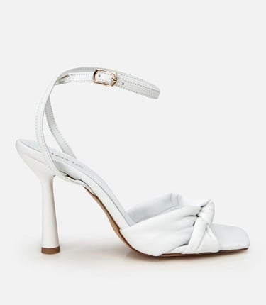  Kadın Deri Beyaz Kemerli Topuklu Sandalet