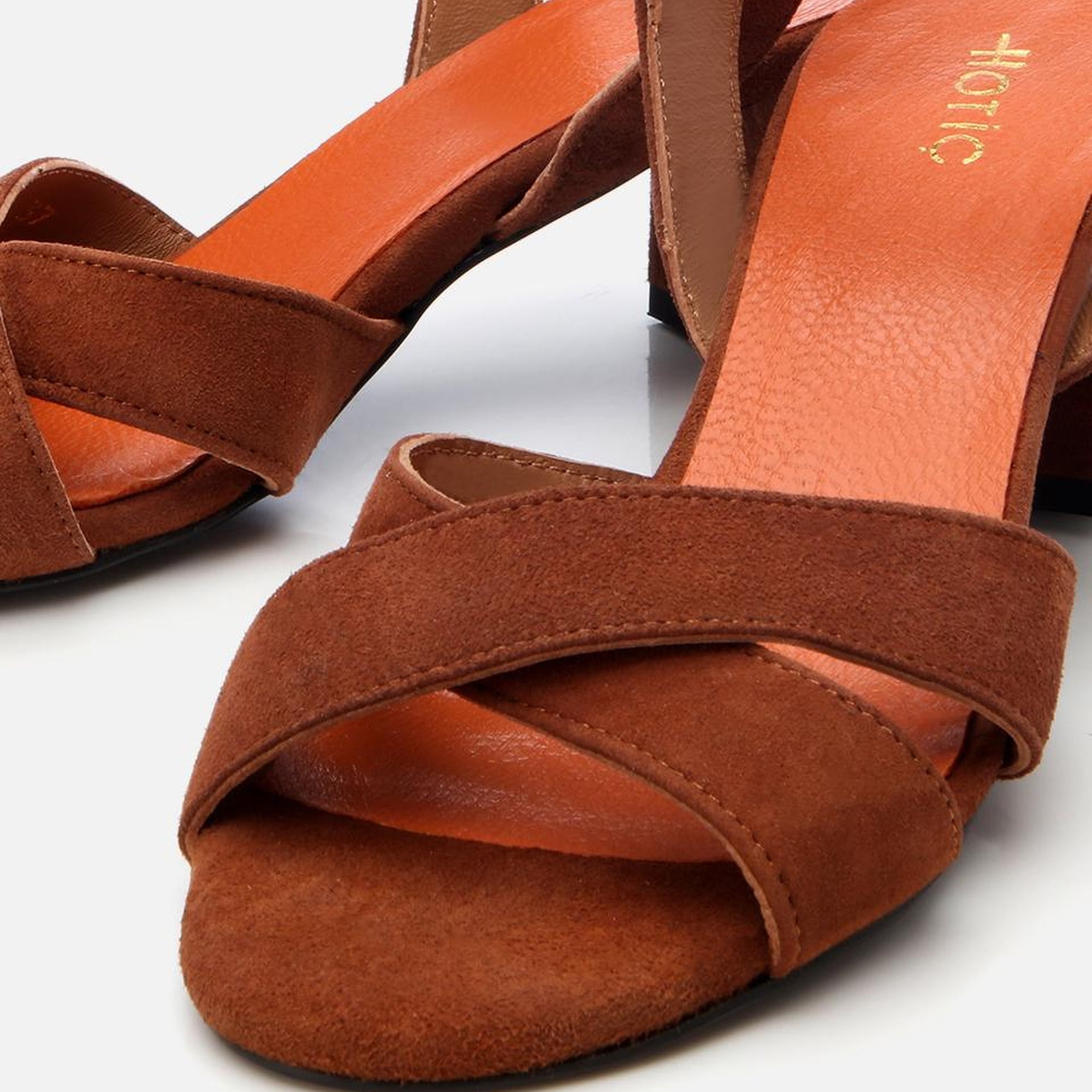 Kadın Süet Deri Taba Kemerli Kalın Topuklu Sandalet