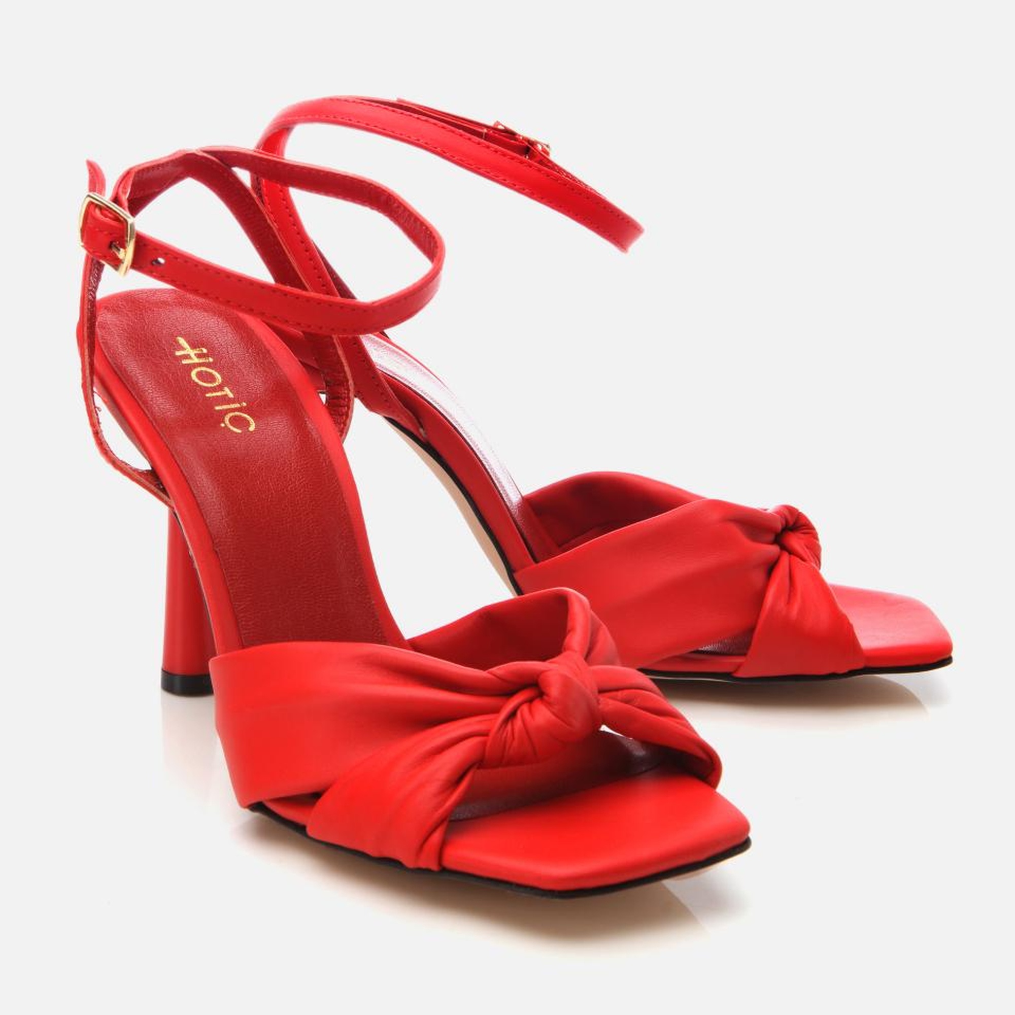 Kadın Deri Kırmızı Kemerli Topuklu Sandalet