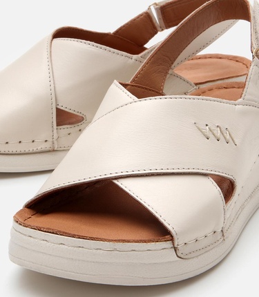  Kadın Deri Bej Ayarlanabilir Comfort Sandalet