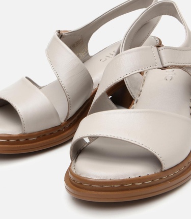  Kadın Deri Ekru Ayarlanabilir Rahat Topuklu Sandalet