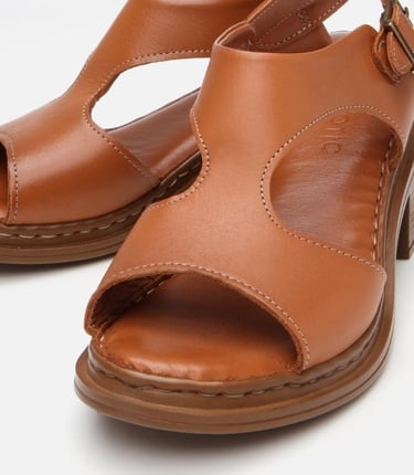  Kadın Deri Taba Kemerli Rahat Topuklu Sandalet