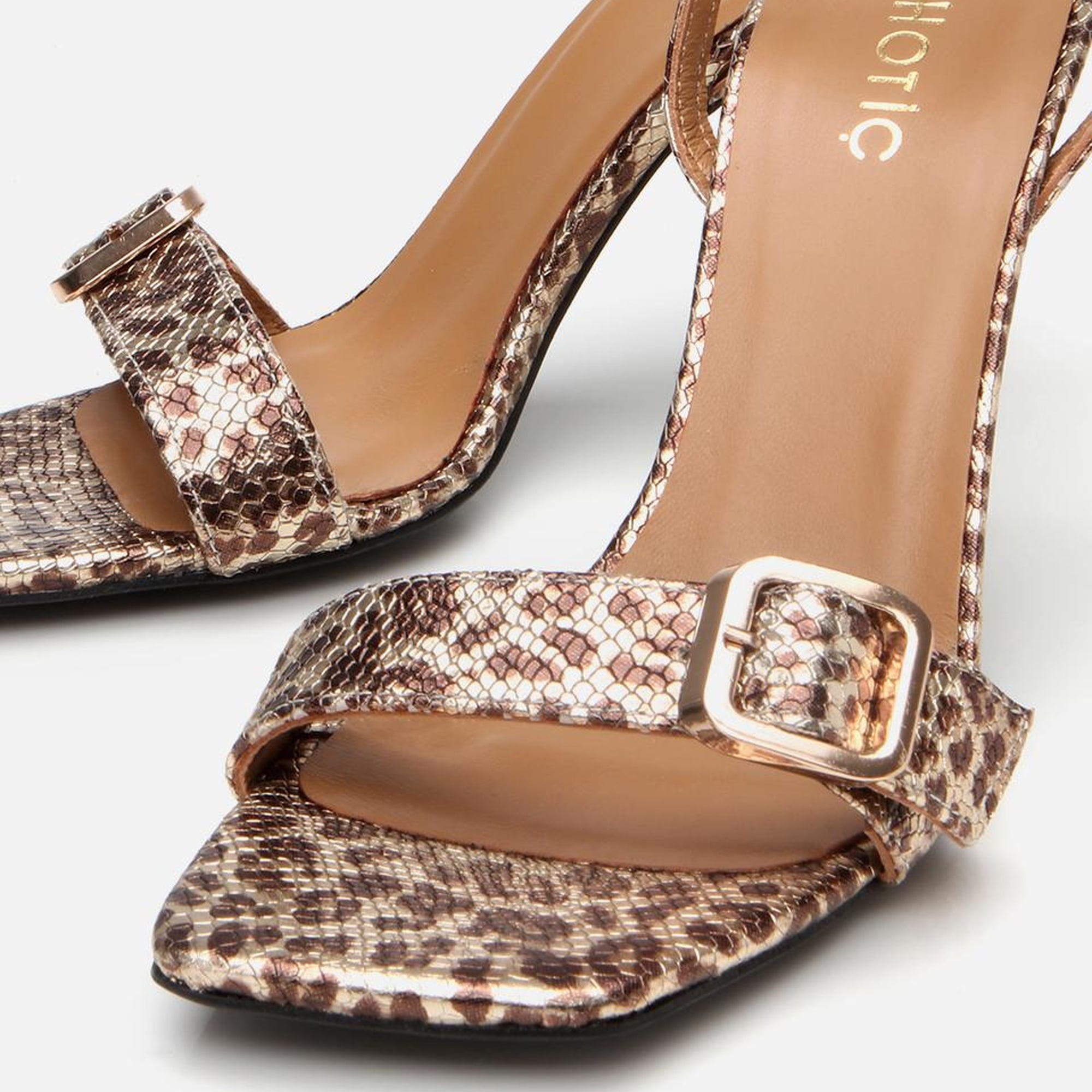 Kadın Deri Gold Leopar Desenli Kemerli Topuklu Sandalet