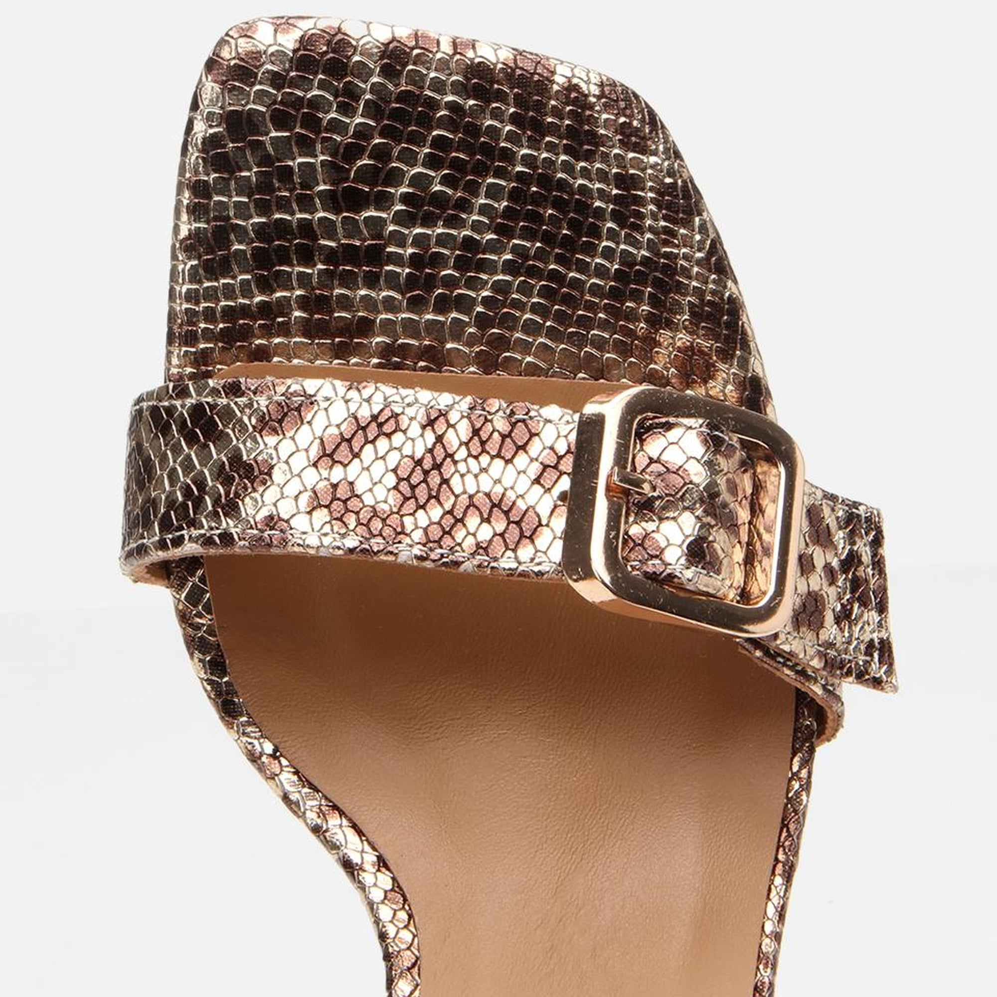 Kadın Deri Gold Leopar Desenli Kemerli Topuklu Sandalet