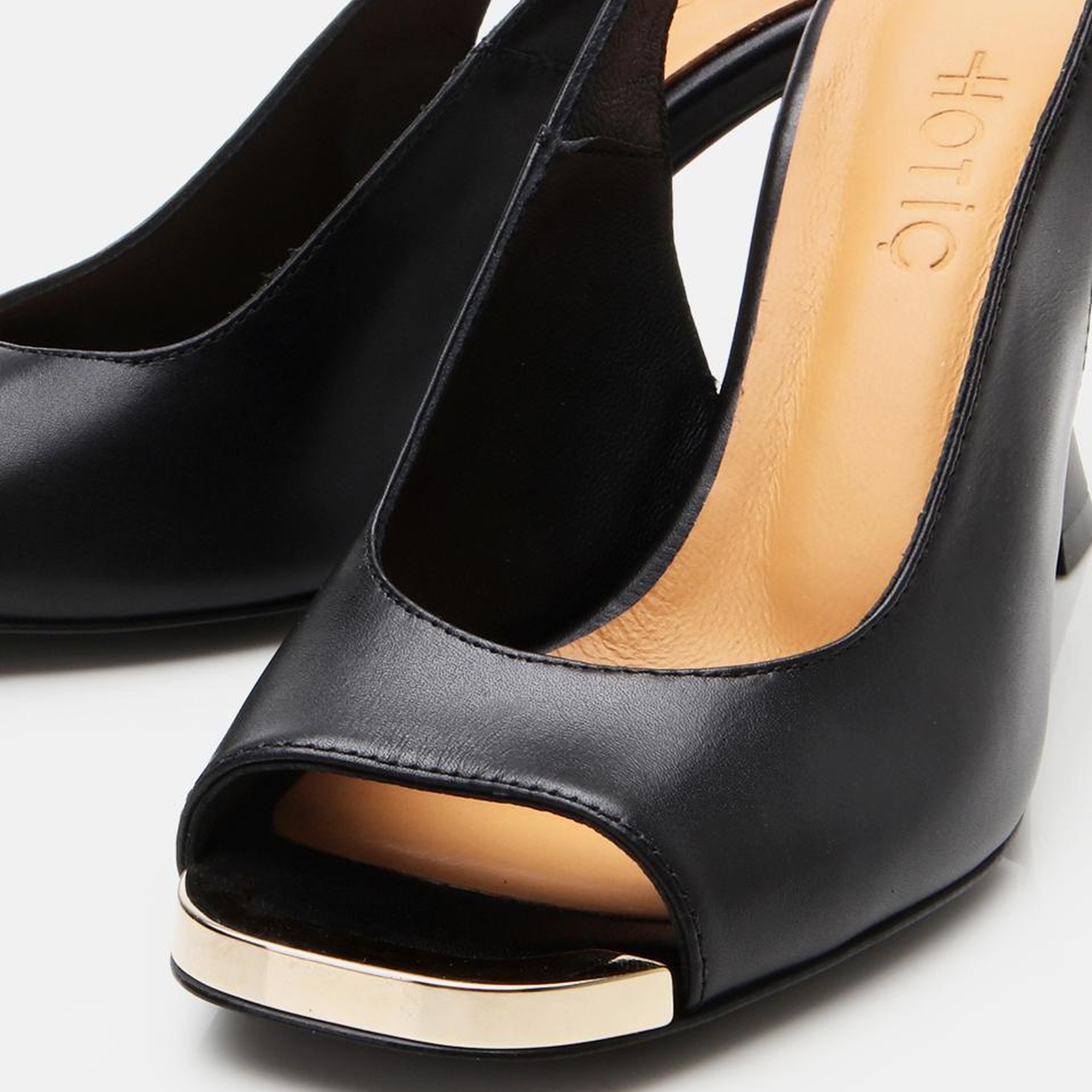 Kadın Deri Siyah Topuklu Sandalet