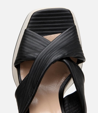  Kadın Deri Siyah Kalın Topuklu Sandalet