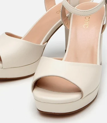  Kadın Deri Ekru Kalın Topuklu Sandalet