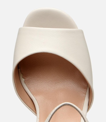  Kadın Deri Ekru Kalın Topuklu Sandalet