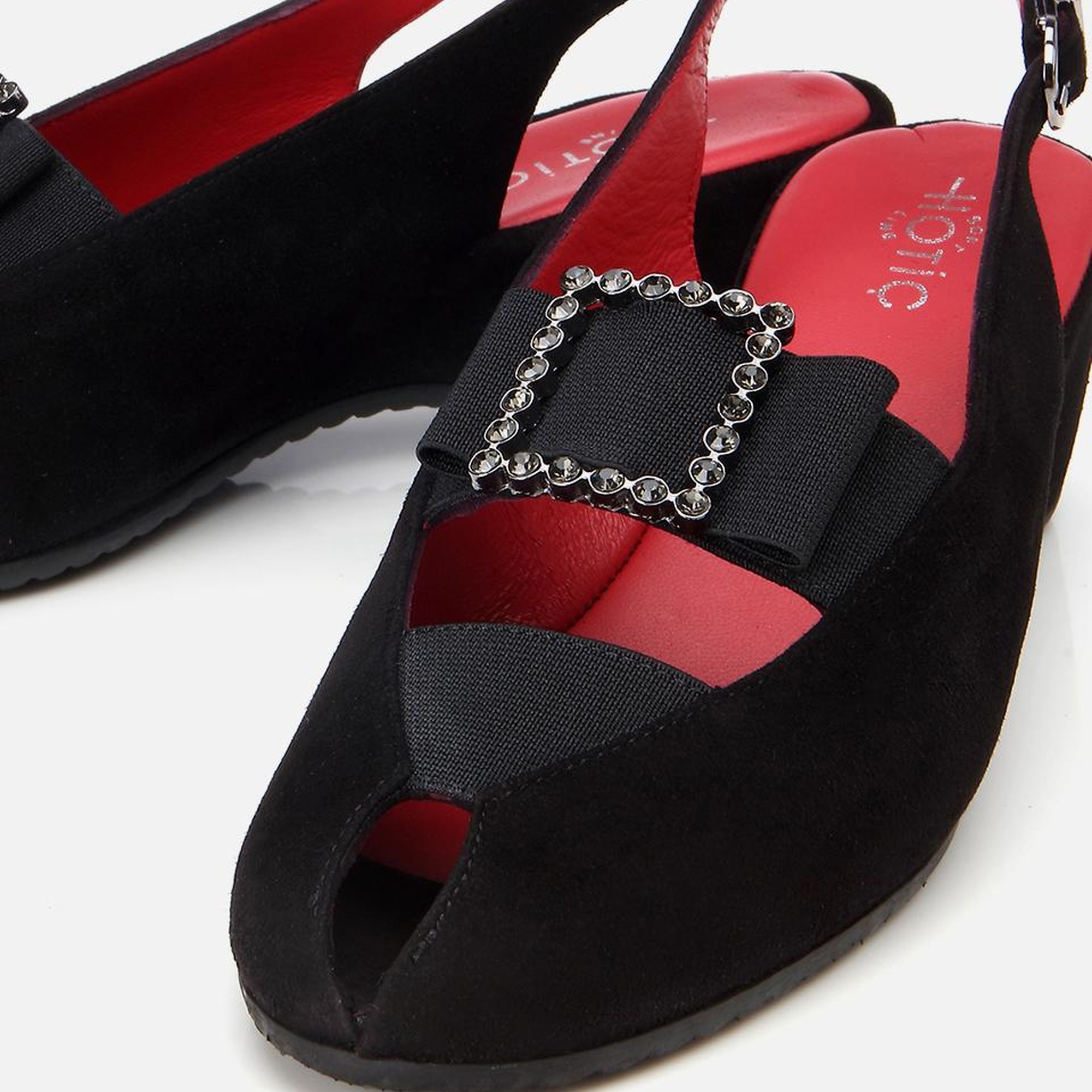 Kadın Süet Deri Siyah Tokalı Esnek Dolgu Topuklu Sandalet