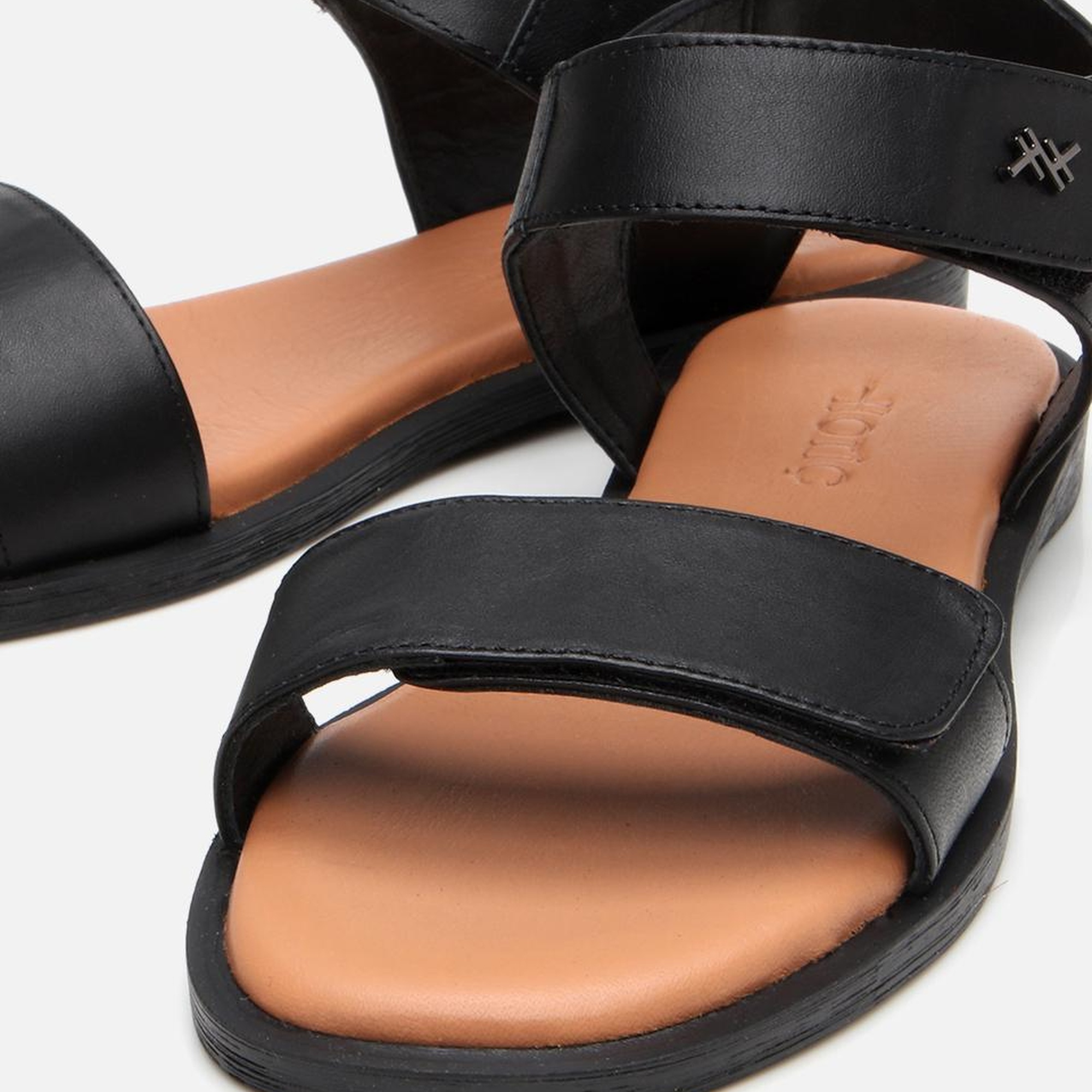 Kadın Deri Siyah Ayarlanabilir Düz Sandalet