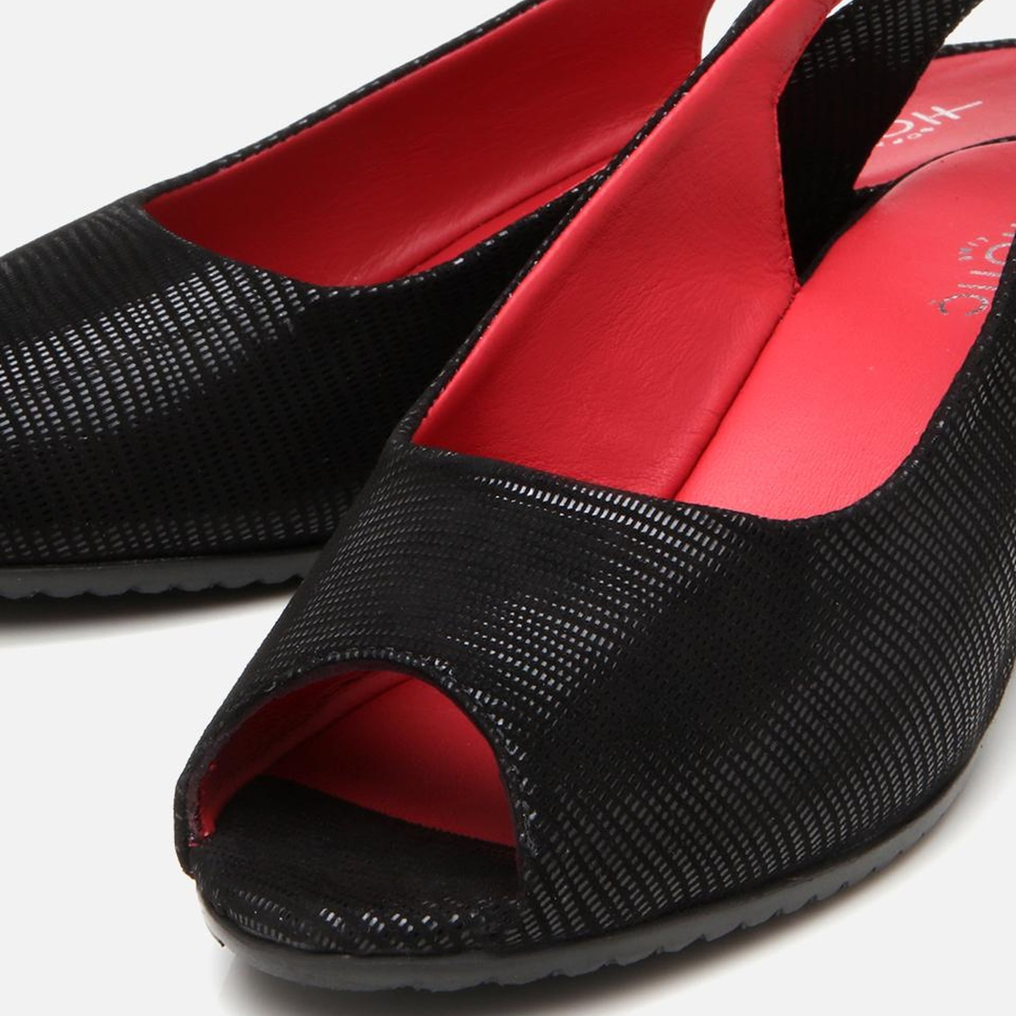 Kadın Deri Siyah Esnek Dolgu Topuklu Sandalet