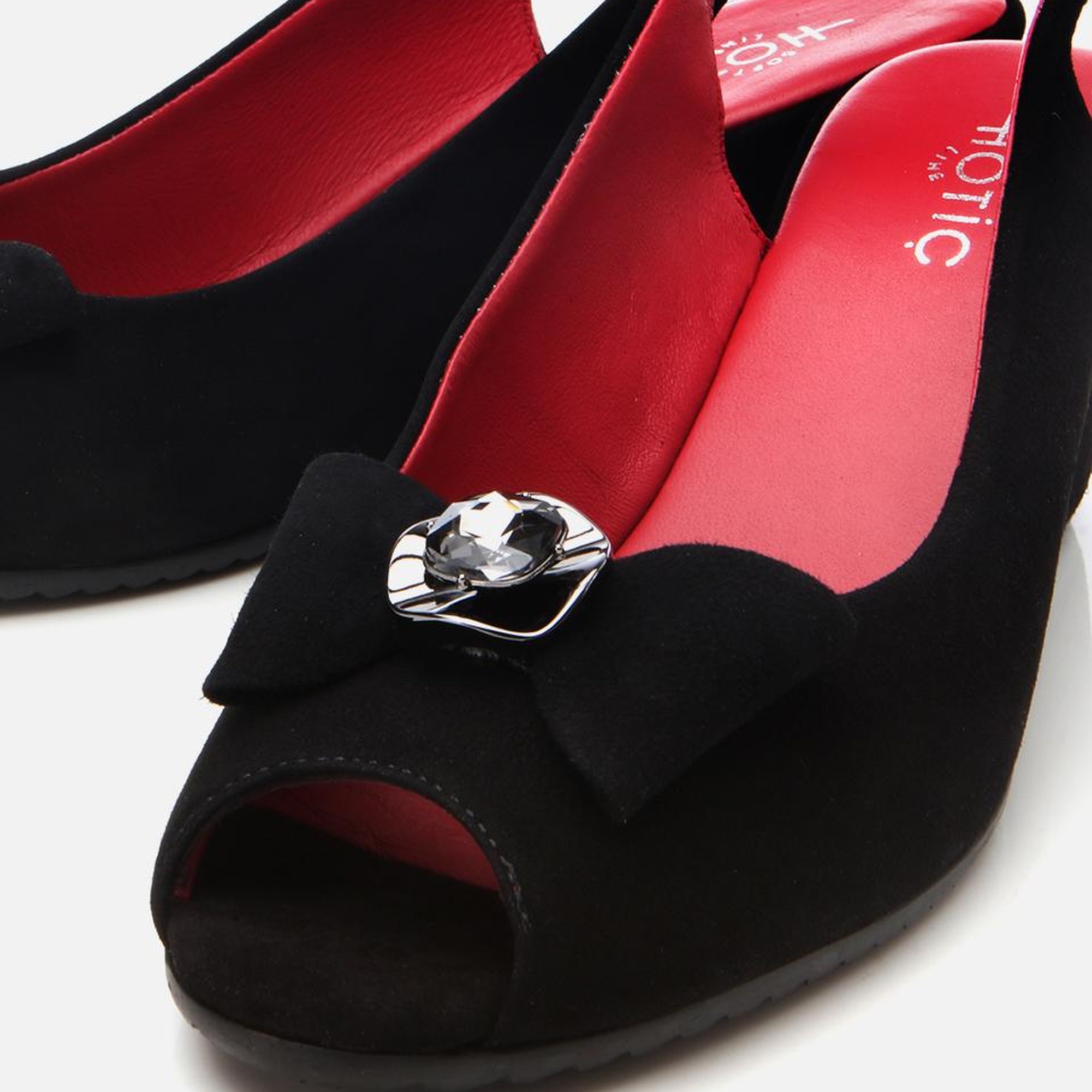 Kadın Süet Deri Siyah Esnek Dolgu Topuklu Sandalet