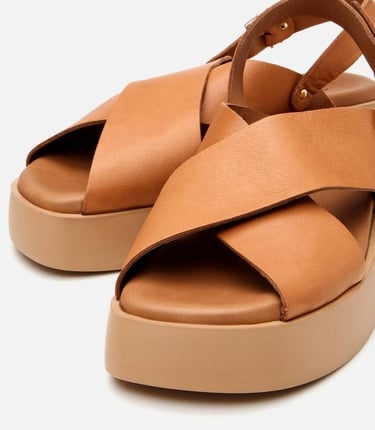  Kadın Deri Taba Kemerli Dolgu Topuklu Sandalet