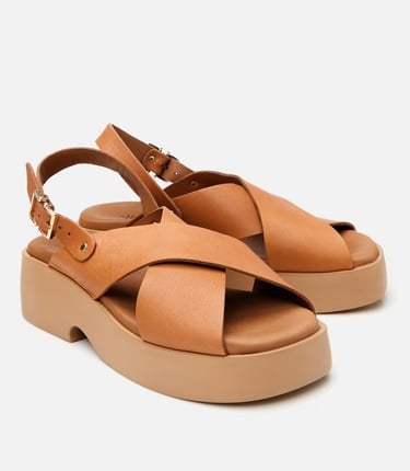  Kadın Deri Taba Kemerli Dolgu Topuklu Sandalet