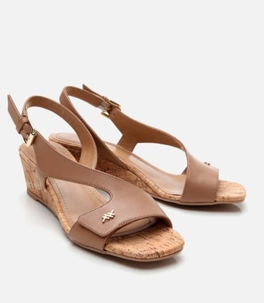  Kadın Deri Bej Kemerli Dolgu Topuklu Sandalet