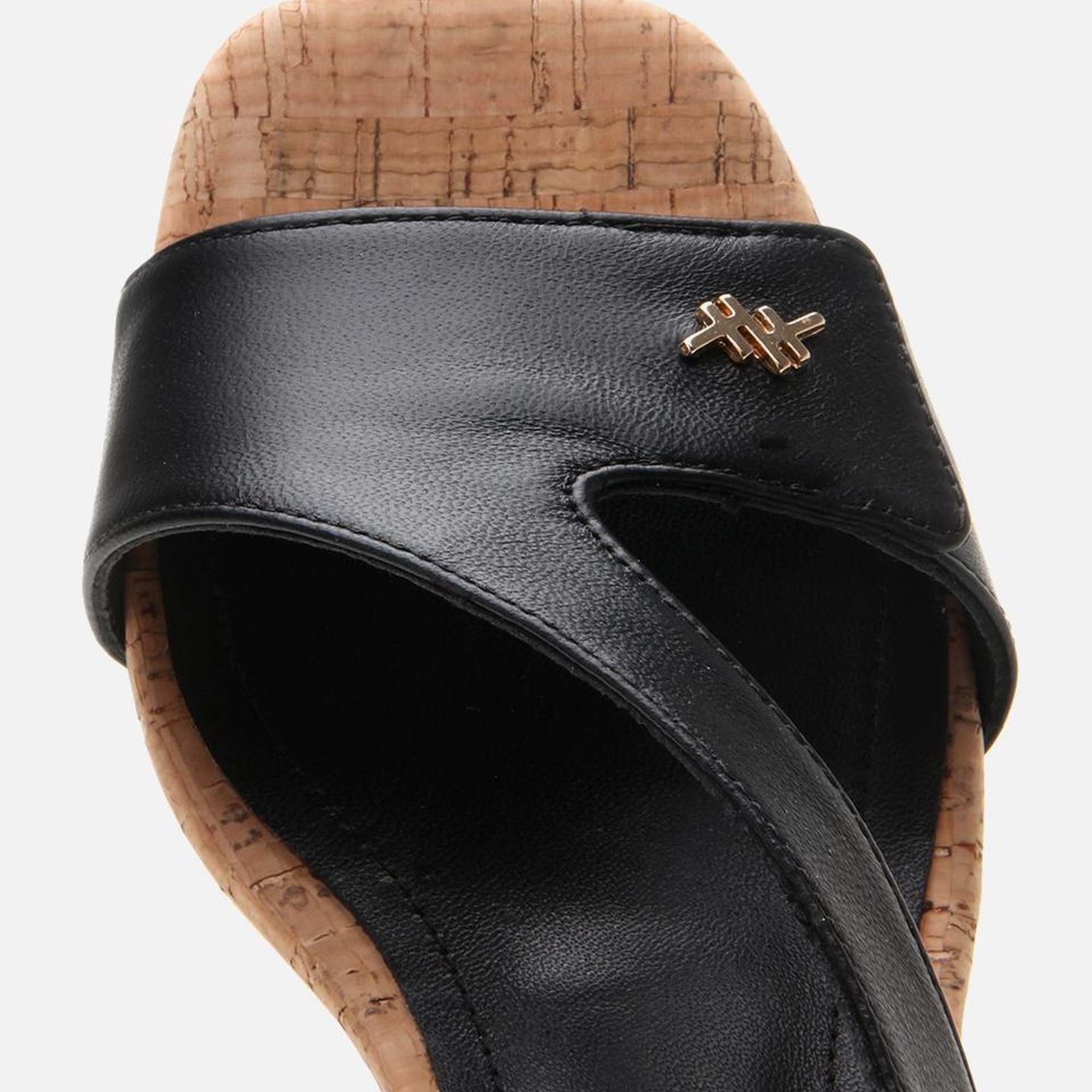 Kadın Deri Siyah Kemerli Dolgu Topuklu Sandalet