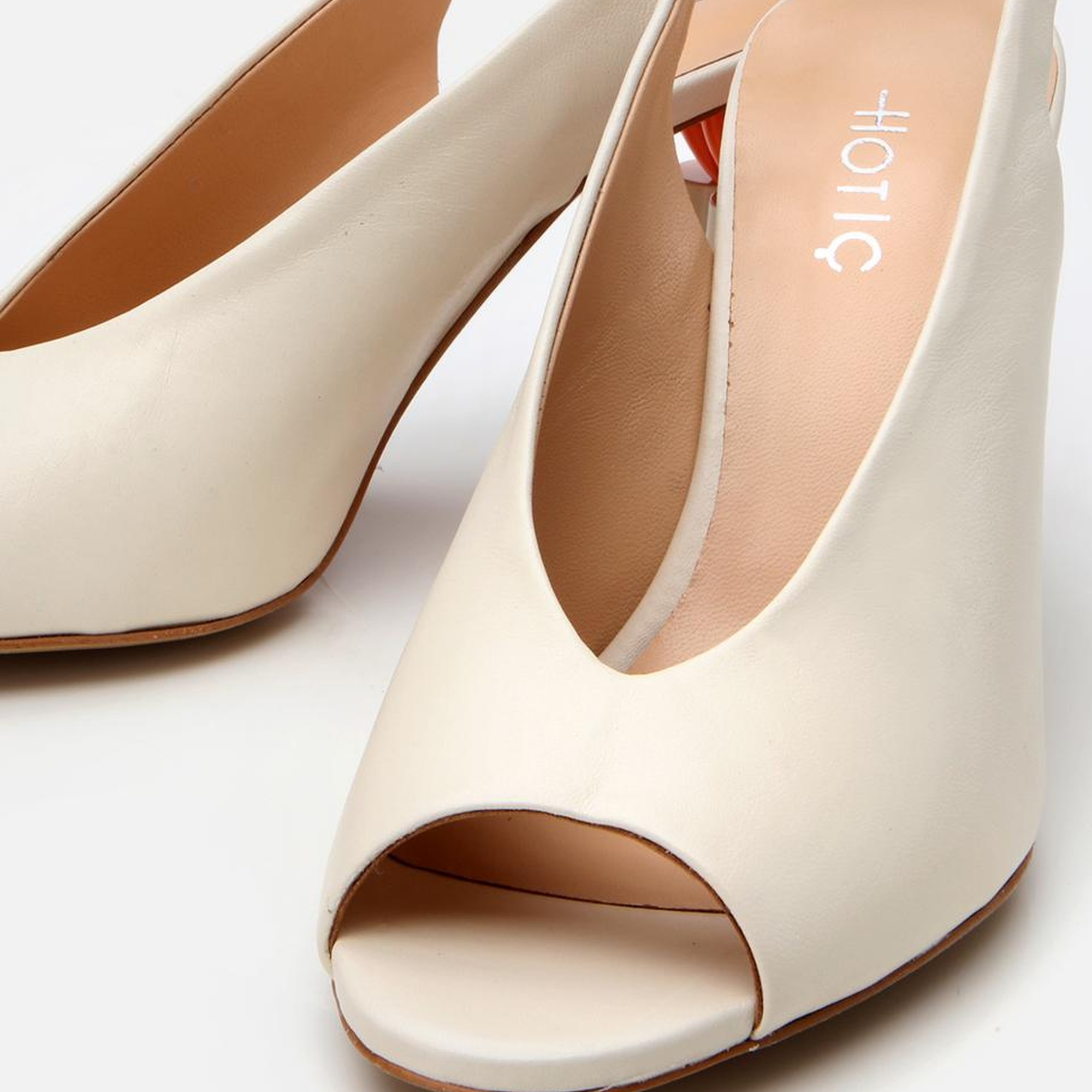 Kadın Deri Ekru Kalın Topuklu Sandalet