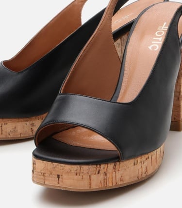  Kadın Deri Siyah Topuklu Sandalet