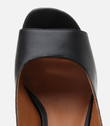  Kadın Deri Siyah Topuklu Sandalet